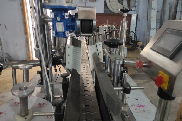 Square Labeling Machine